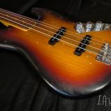 Fender Artist Series Jaco Pastorius Fretless Jazz Bass Guitar-Pau Ferro Fingerboard & 3T Sunburst