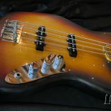 Fender Artist Series Jaco Pastorius Fretless Jazz Bass Guitar-Pau Ferro Fingerboard & 3T Sunburst