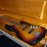 Fender Artist Series Jaco Pastorius Fretless Jazz Bass Guitar-Pau Ferro Fingerboard & 3T Sunburst