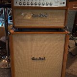 (Pre-Order) Two Rock Classic Reverb Signature 100W Head & 4×10 Cab – Golden Brown Suede & Cane Grill