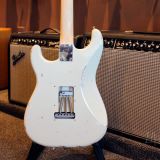 Fender Custom Shop ’69 Relic’d Stratocaster 02′ – Vintage White Finish & Abigail Pickups – She Rocks