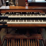 Hammond 1972 B3 Organ with Bass Pedals &  60’s Leslie 122RV Speaker Cabinet – Signed & Played By The Greats!