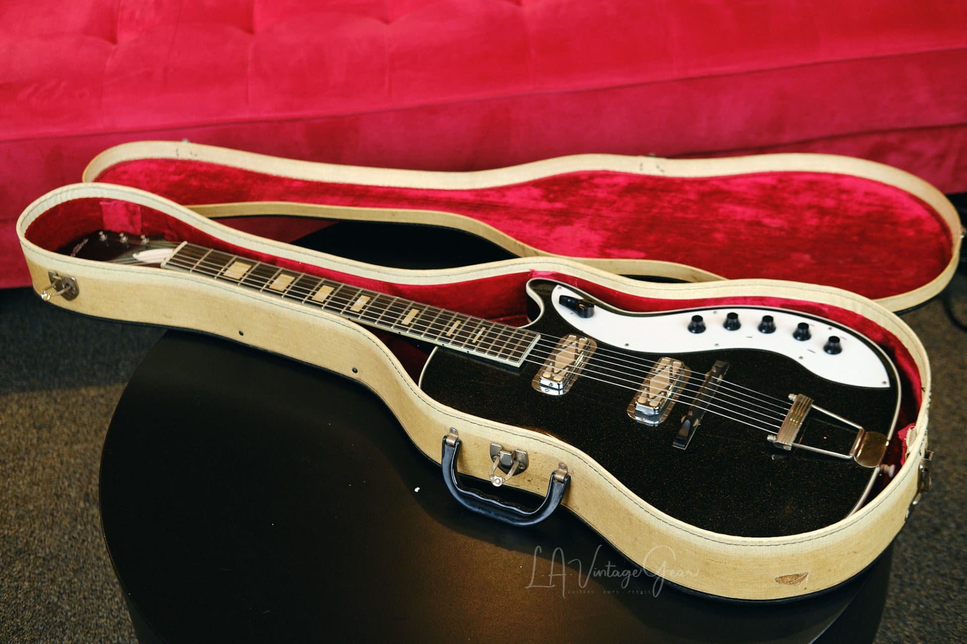 Silvertone 1423 Jupiter - Black with Gold Sparkle W/OHSC