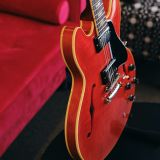 Gibson ES-335 Semi-Hollowbody ’64 Historic Reissue Electric Guitar (2021) – Watermelon Red Finish