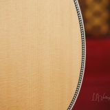 Collings OM2H T Acoustic Guitar – Amazing Sounding and in Excellent Condition!