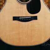 Santa Cruz “OM” Model Acoustic Guitar 2022- Natural Finish with “Bearclaw Top” in Mint Condition!