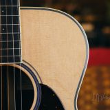 Santa Cruz “OM” Model Acoustic Guitar 2022- Natural Finish with “Bearclaw Top” in Mint Condition!