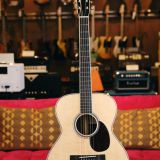 Santa Cruz “OM” Model Acoustic Guitar 2022- Natural Finish with “Bearclaw Top” in Mint Condition!