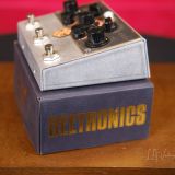 Beetronics Royal Jelly – Fuzz Blender!