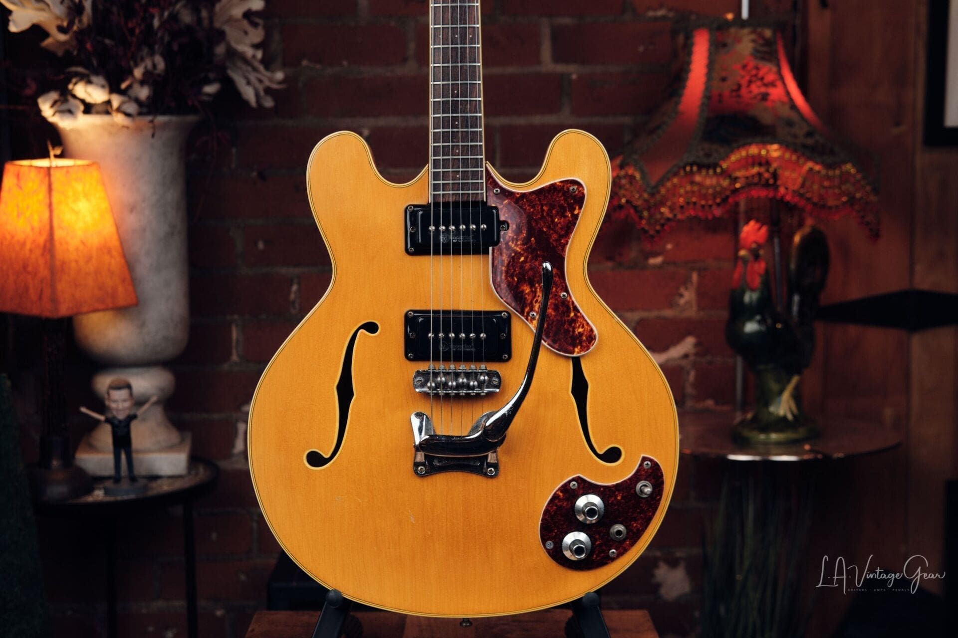 1968 Mosrite Celebrity - Great 60's Vibe! - Image 2