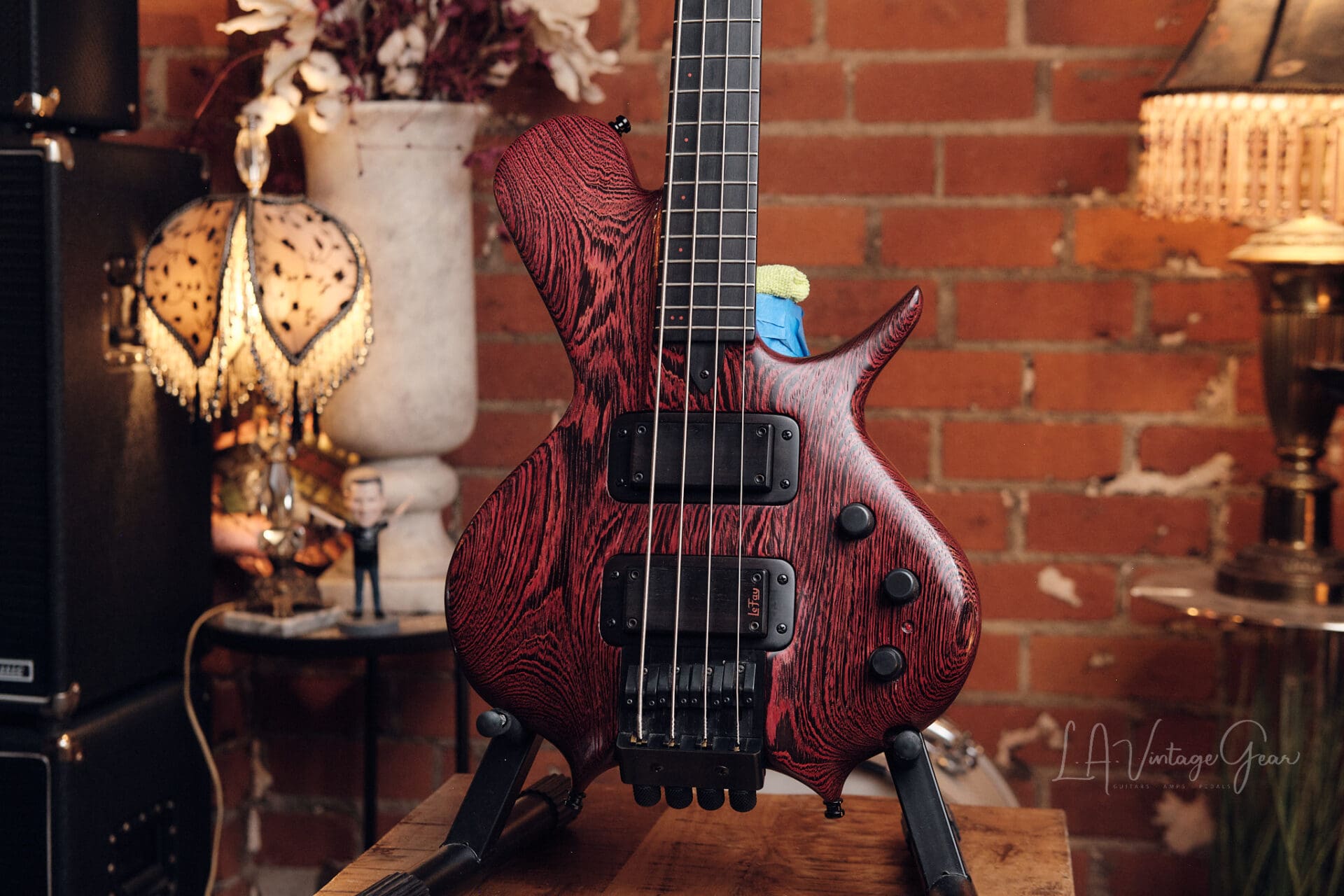 Le Fay Pangton 4 String - Great Headless Bass! - Image 4