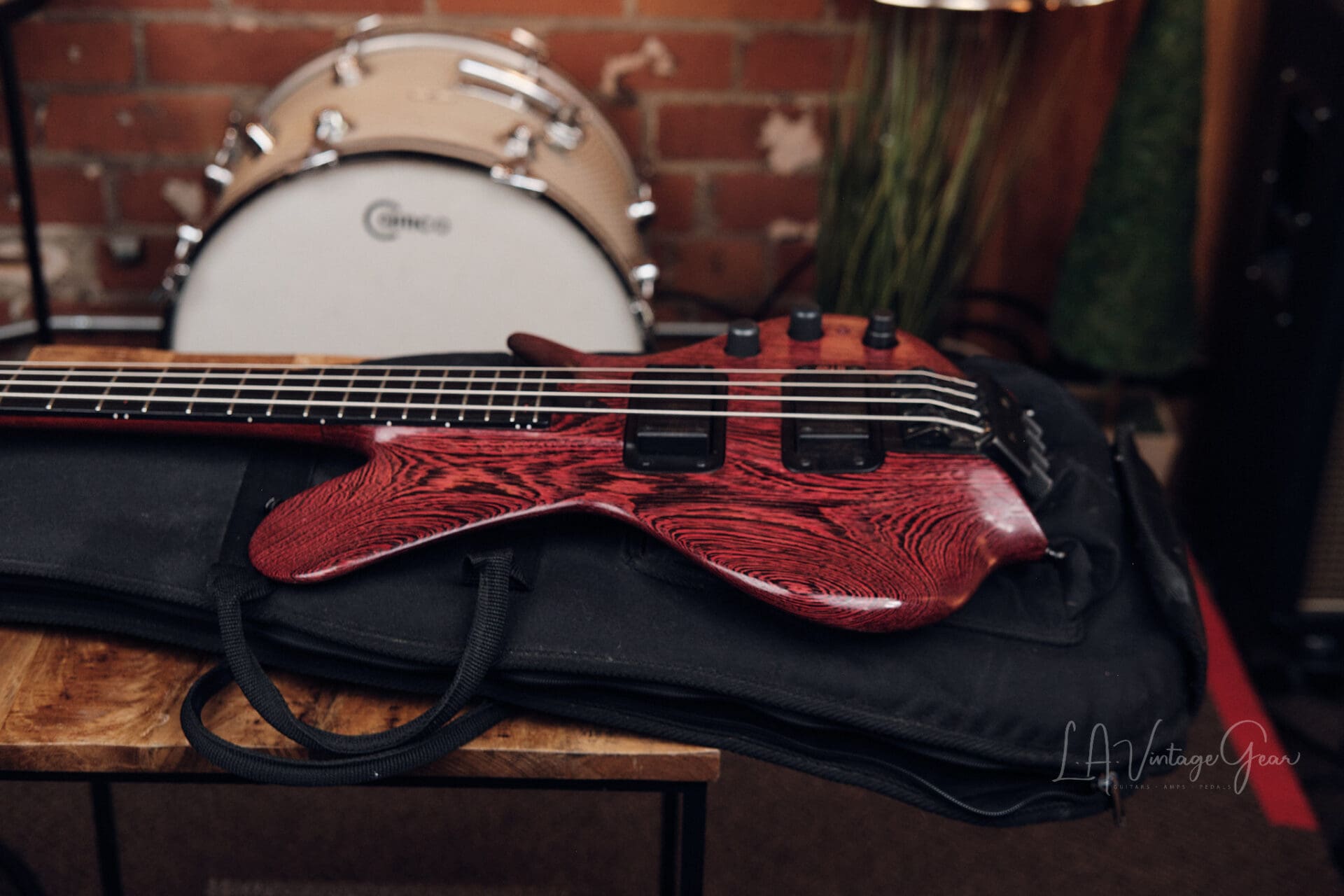 Le Fay Pangton 4 String - Great Headless Bass! - Image 11