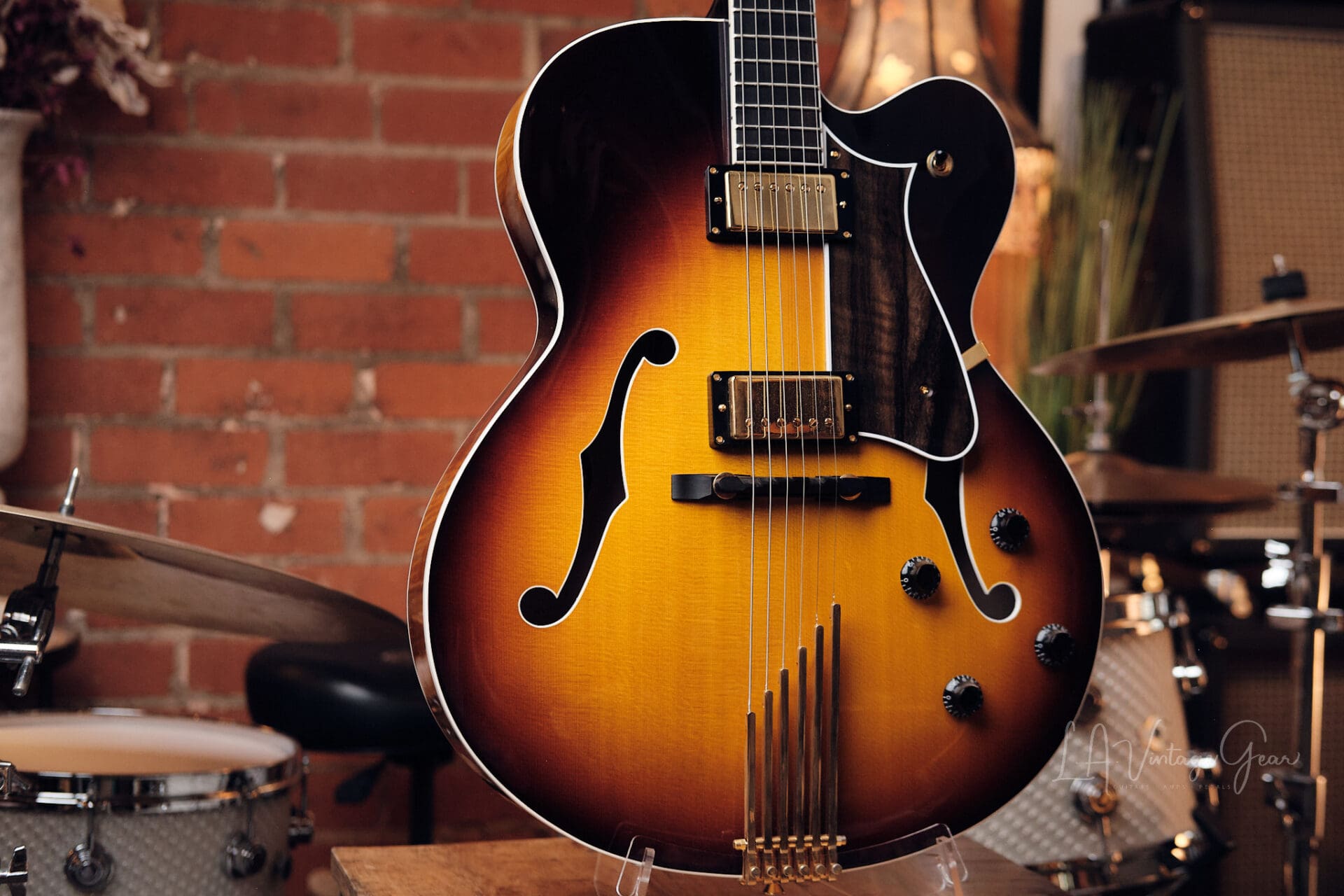 Heritage Eagle Standard Classic Electric Guitar – Classic Handcrafted Archtop! - Image 3